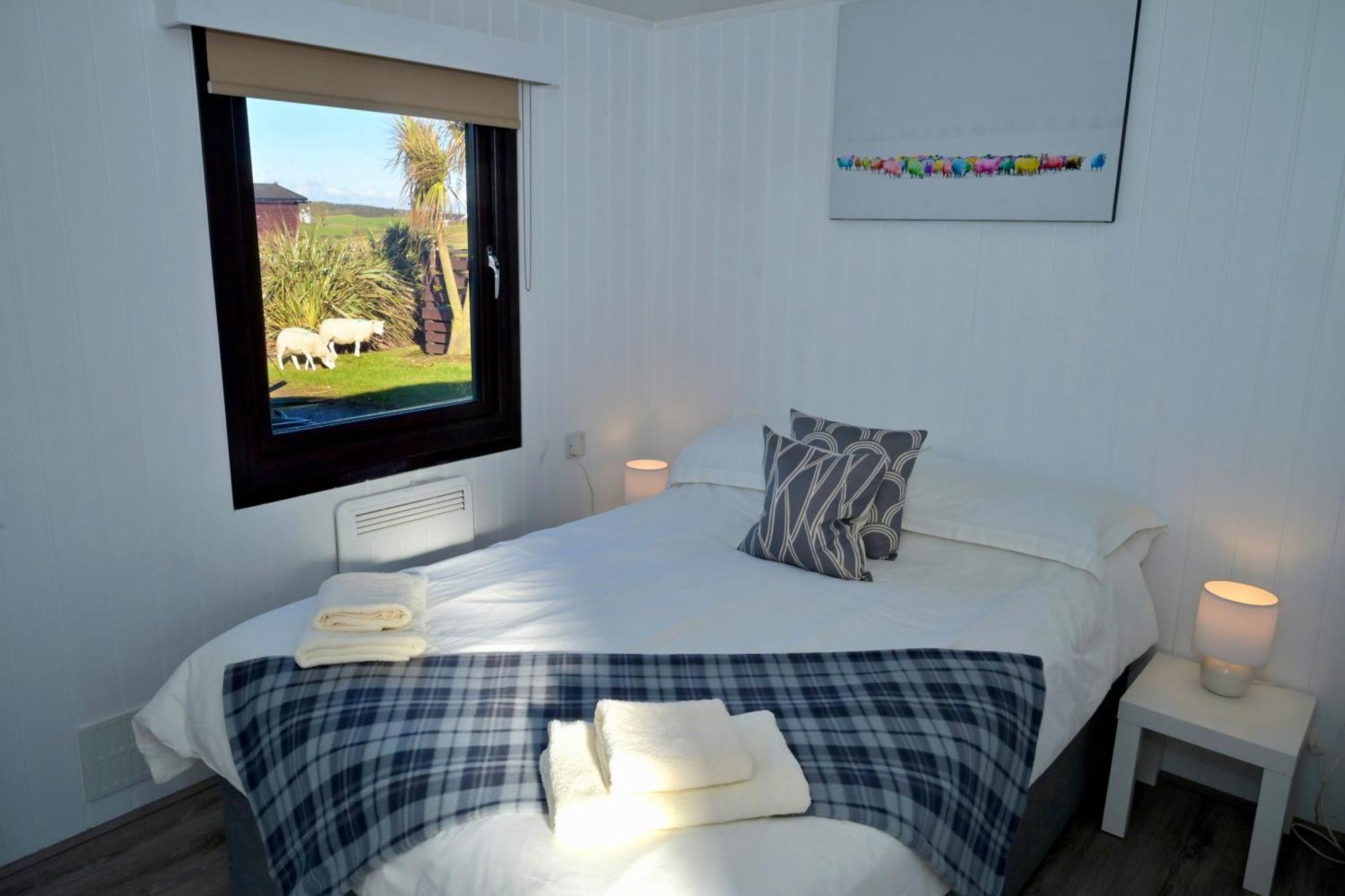 Lodge Cabin With Fabulous Views - Farm Holiday Stranraer Εξωτερικό φωτογραφία